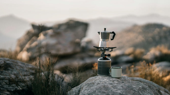 Kaffee unterwegs: Die besten Tools für guten Geschmack auf Reisen