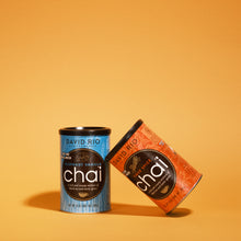 Laden Sie das Bild in den Galerie-Viewer, David Rio Chai – Tiger Spice &amp; Elephant Vanilla , würziger und cremiger Chai-Tee für besondere Genussmomente